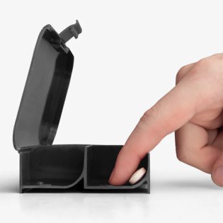 SmartShake-Pill-Box-Organizer-Batman-3